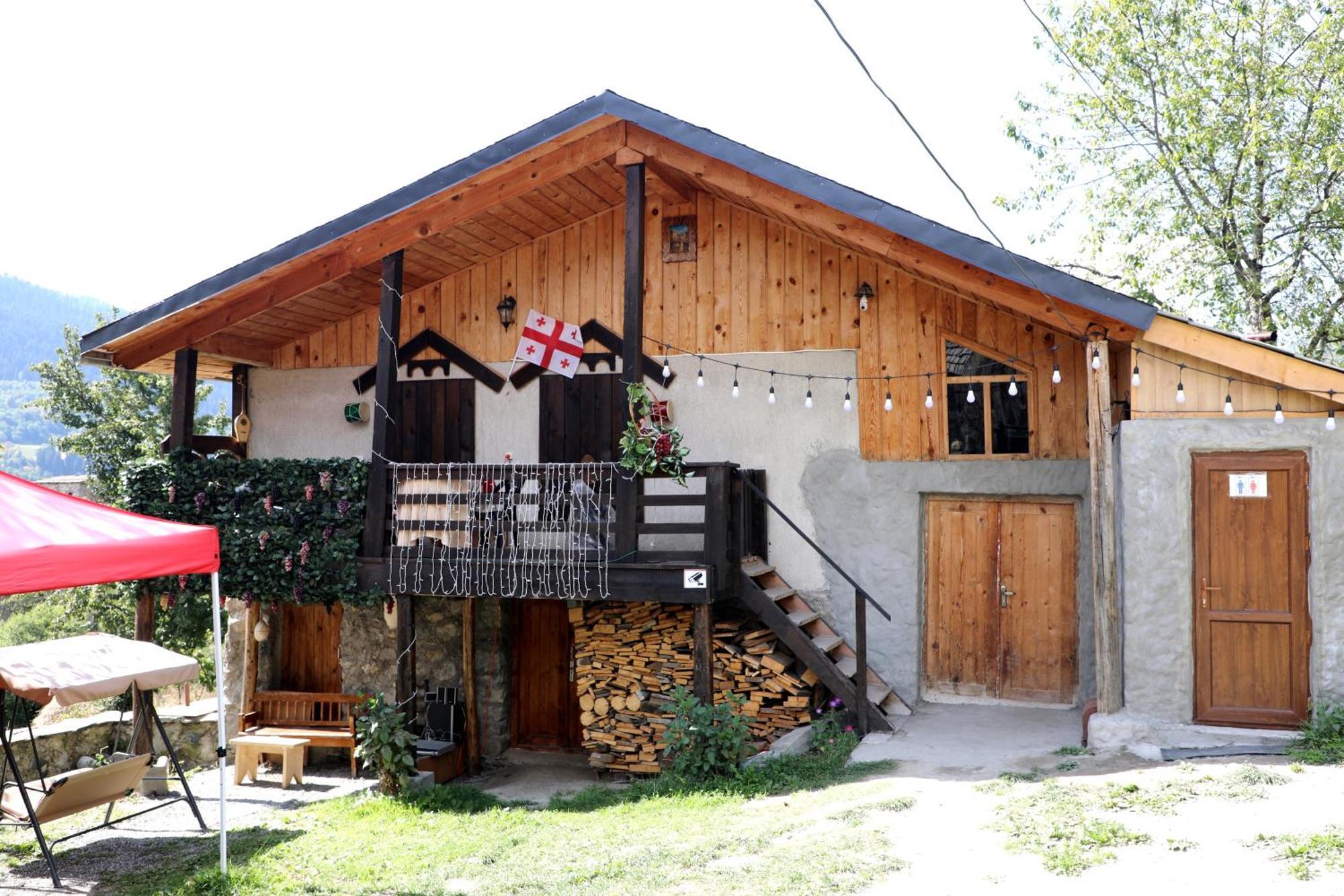 Nadia Guesthouse Mestia Exterior foto